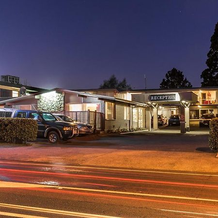 Twin Peaks Lakeside Inn Taupo Kültér fotó