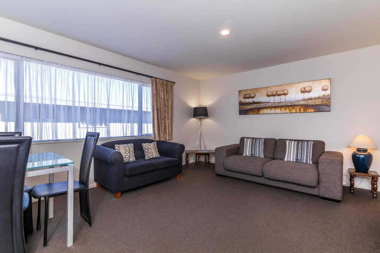 Twin Peaks Lakeside Inn Taupo Kültér fotó