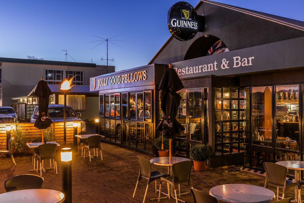 Twin Peaks Lakeside Inn Taupo Kültér fotó